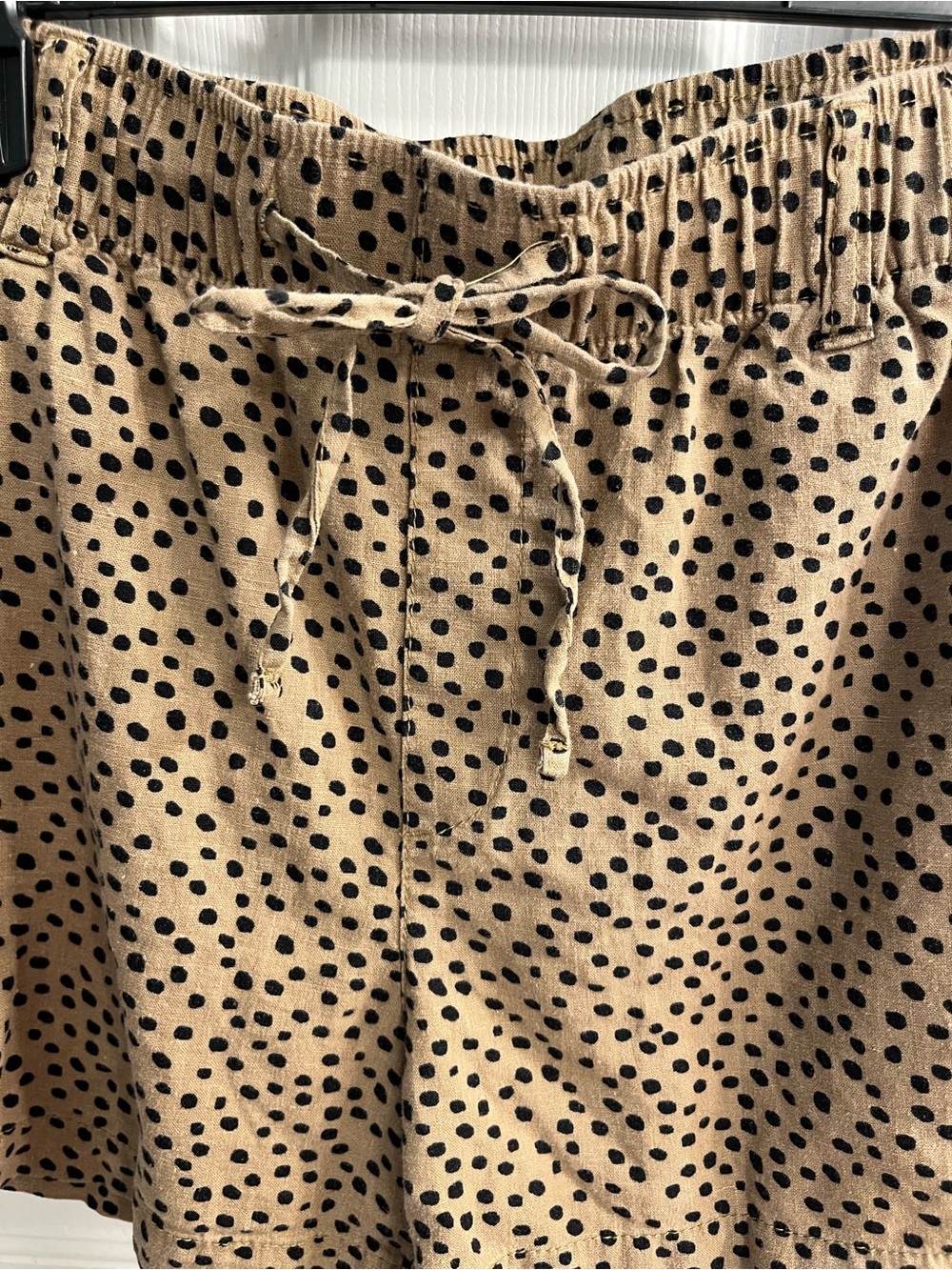 Old Navy Tan Shorts with Black Polka Dots - Picture 4 of 6